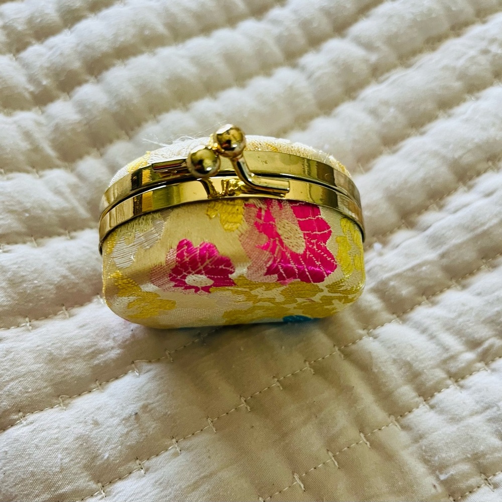 Floral Cream and Gold Clutch style small jewelry case unique NWOT
